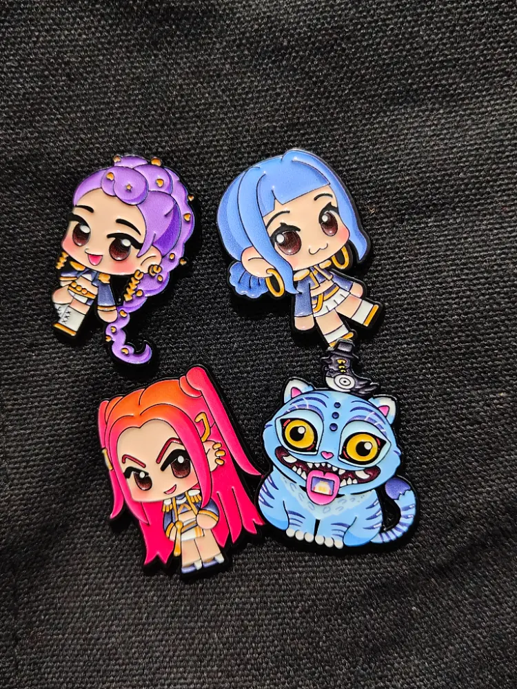 Huntrix Pins ❤️ – Zoey